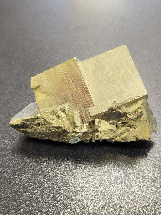 CUBIC PYRITE INTERGROWTH