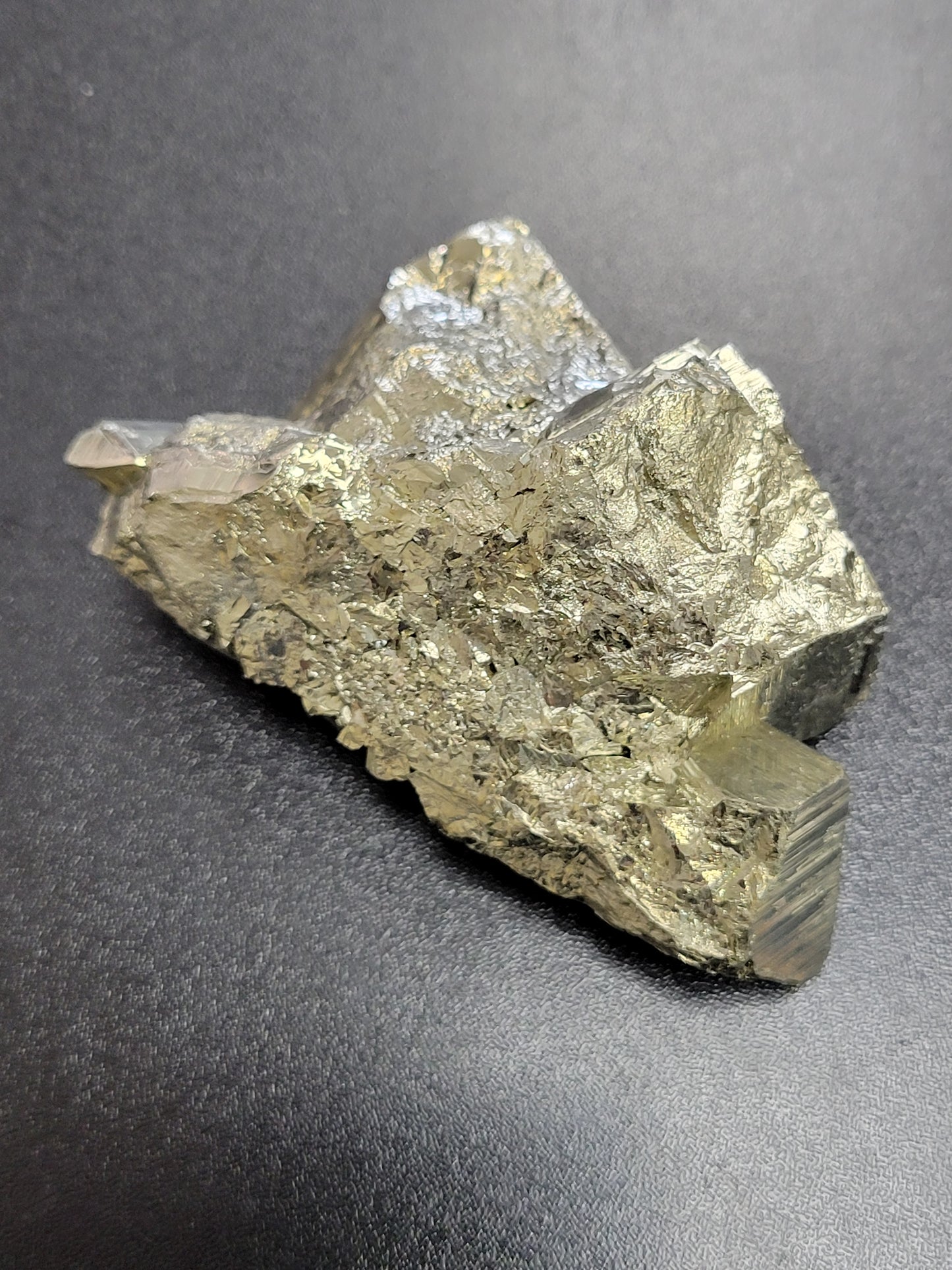 CUBIC PYRITE INTERGROWTH