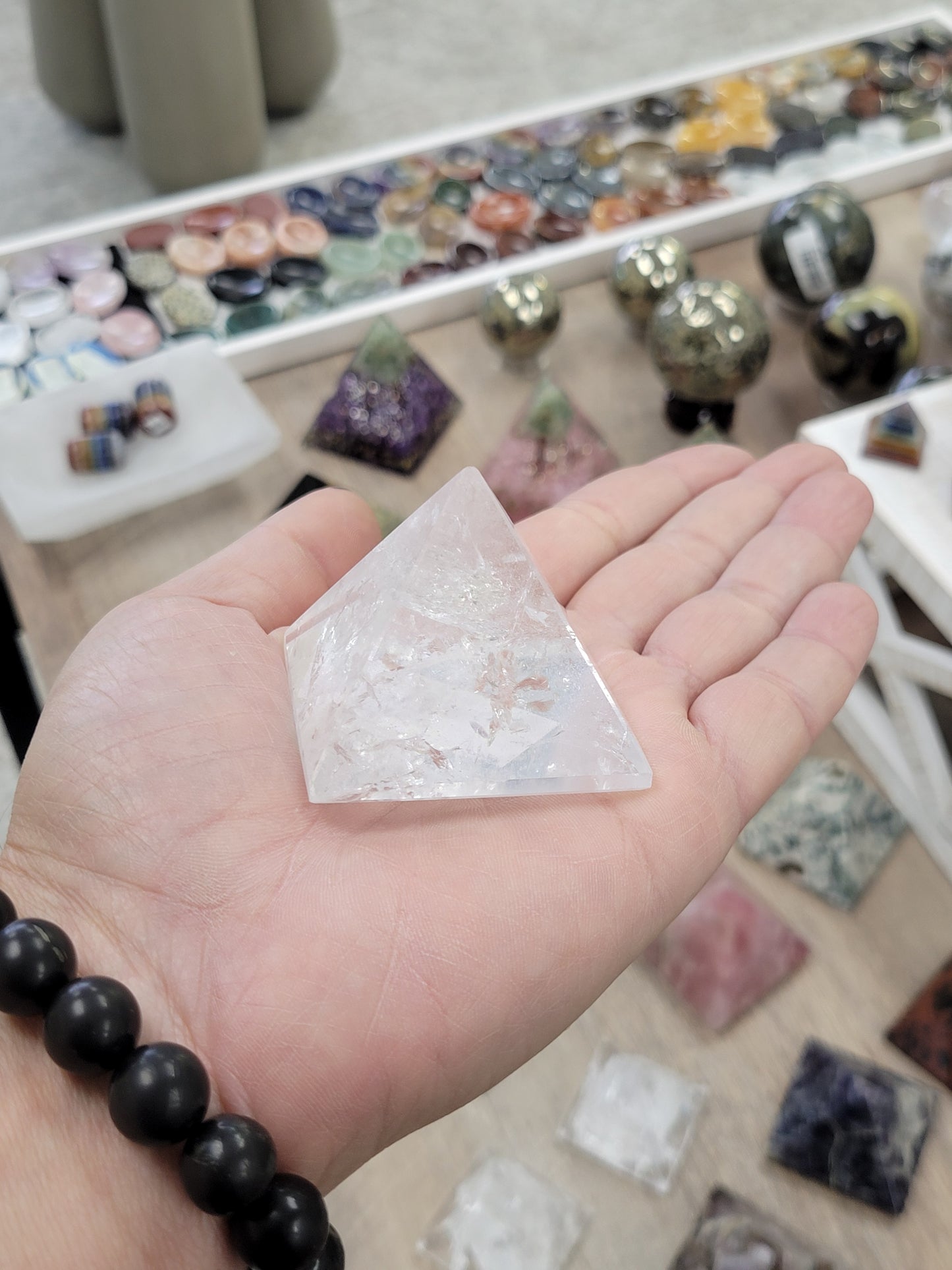 ROCK QUARTZ PYRAMID